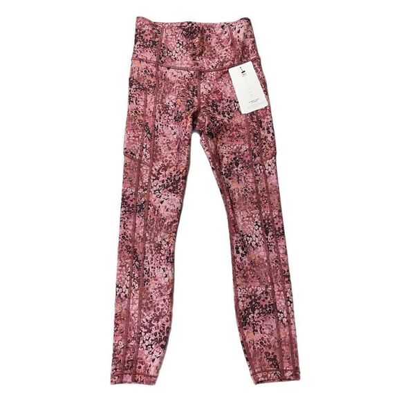 Athleta Ultimate Stash 7/8 Tight - Picture 2 of 6